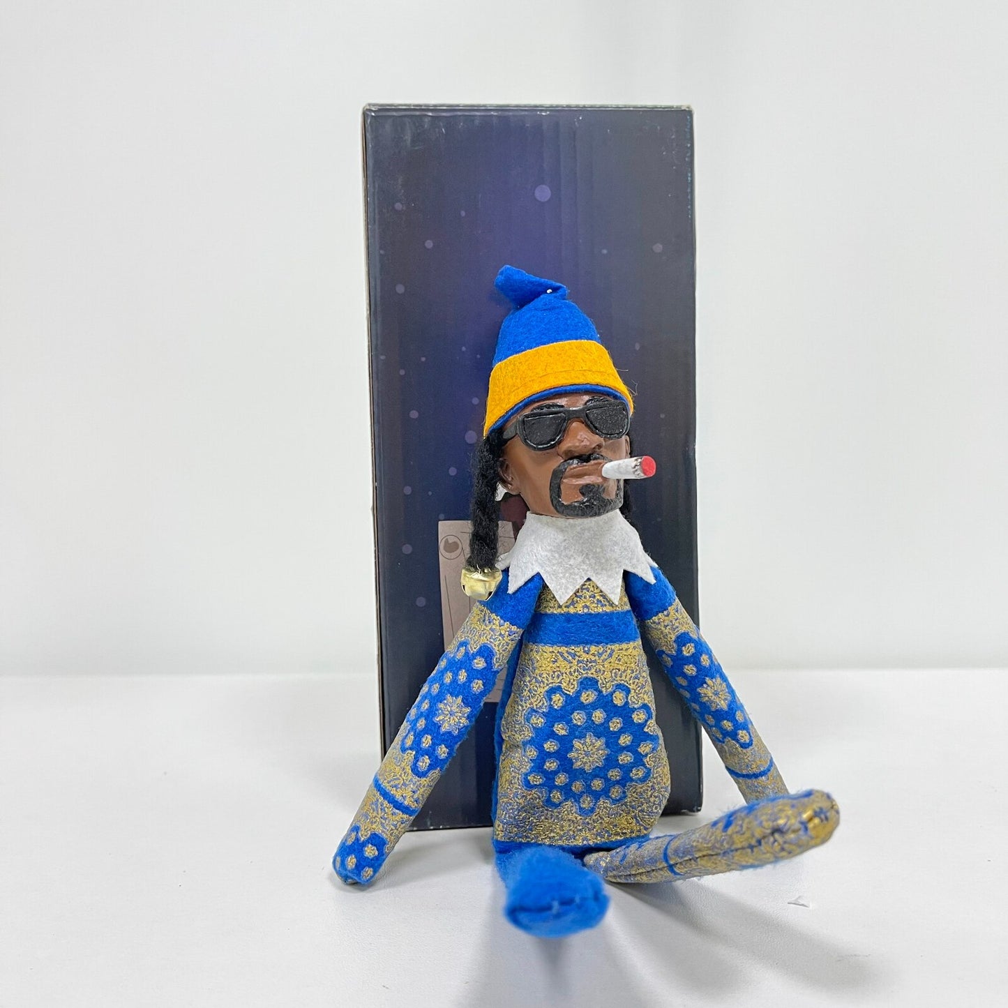 Snoop On A Stoop Elf Plush Toy